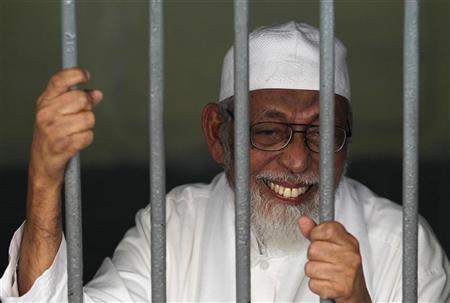 رجل دين اندونيسي يستغل محاكمته لمهاجمة النفوذ الامريكي