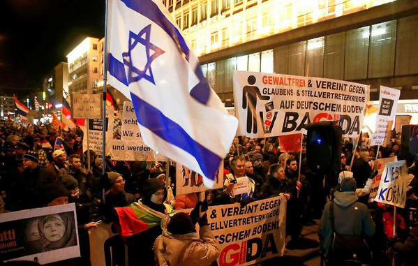 علم الاحتلال اليهودي يتخلل مظاهرات البيغيدا