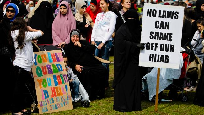 Hijab-protest-01