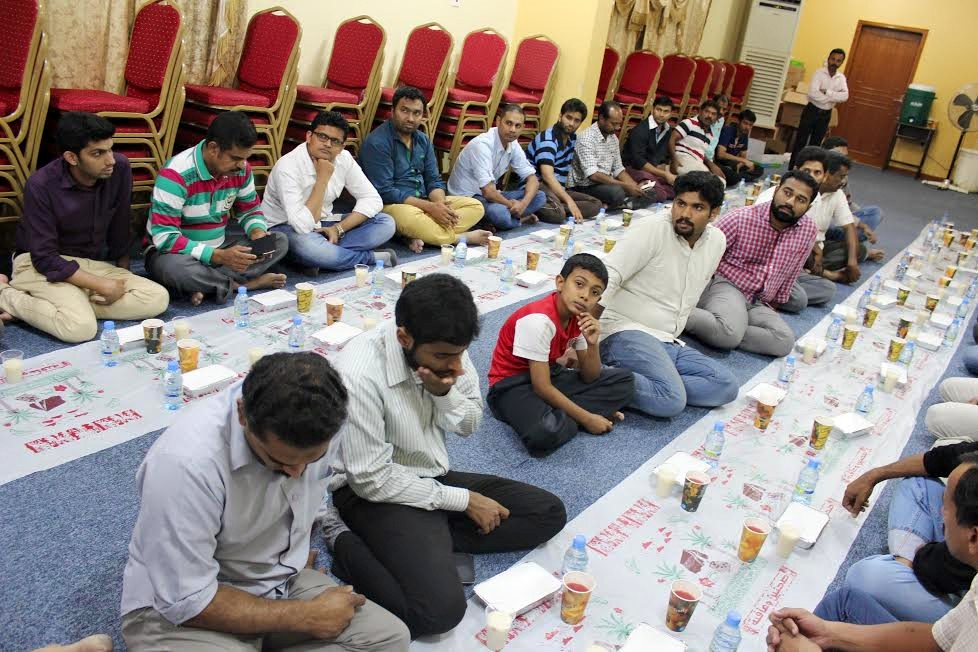 صورة من إفطار جماعي للجاليات بمركز قطر الخيرية لتنمية المجتمع 